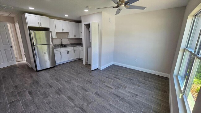 Building Photo - 604 Lime Ave