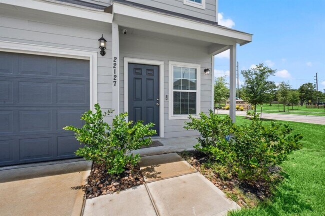 Building Photo - 22127 Regal Heights Dr