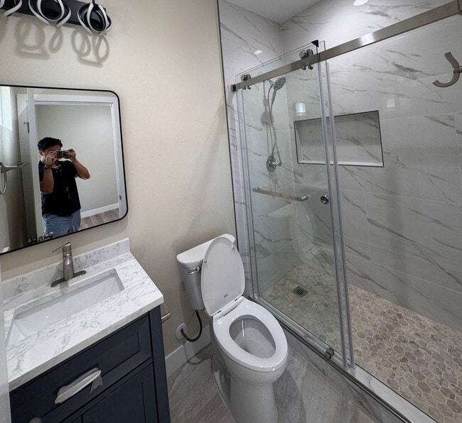 Building Photo - ADU Fountain Valley