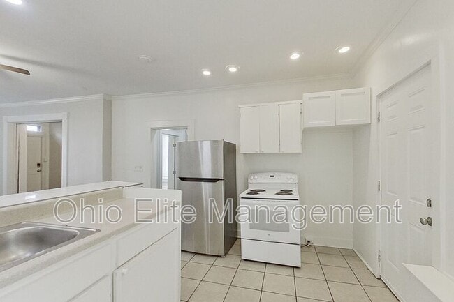 Building Photo - 1695 E Weber Rd