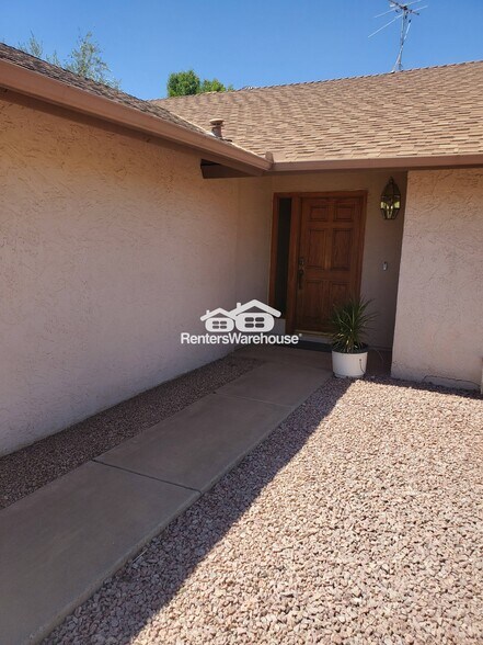 Building Photo - 5136 E Tierra Buena Ln