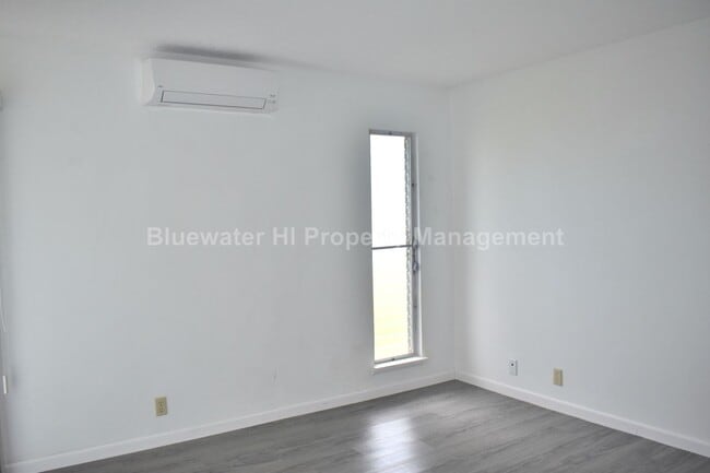 Building Photo - Enchanted Lake, Kailua 3 bedroom, 2 bath single level home.