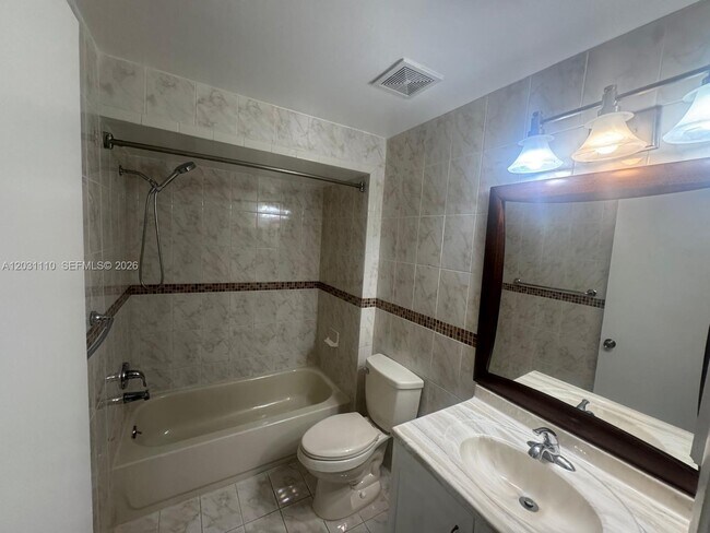 Building Photo - 9999 Summerbreeze Dr