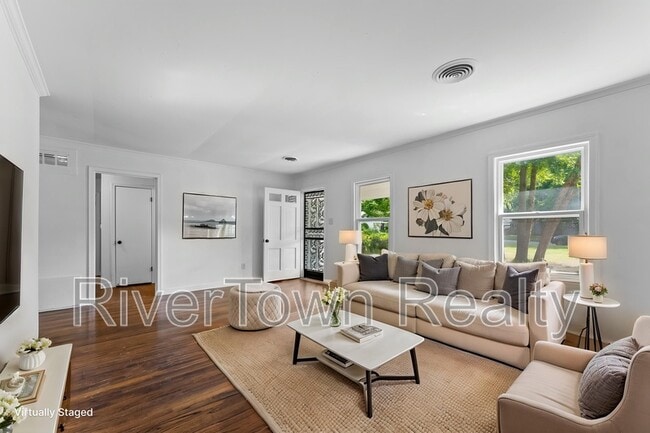 Building Photo - 810 Indian Dr