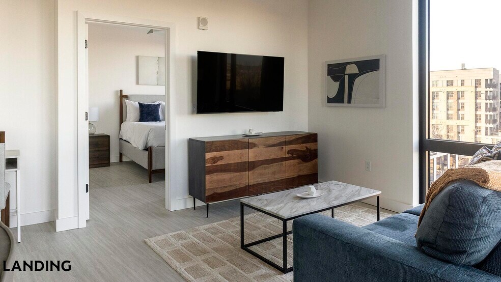 Building Photo - 1007 S Mint St