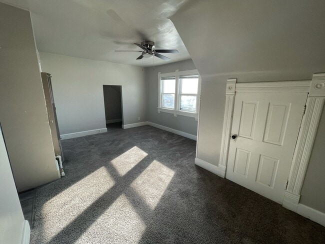 Building Photo - ELECTRIC & GAS INCLUDED!! Studio Upper Apartment