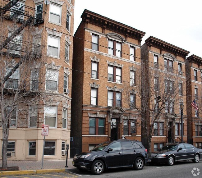 Primary Photo - 308 60th St