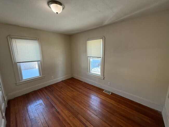 Building Photo - 242-244-244 Orange St