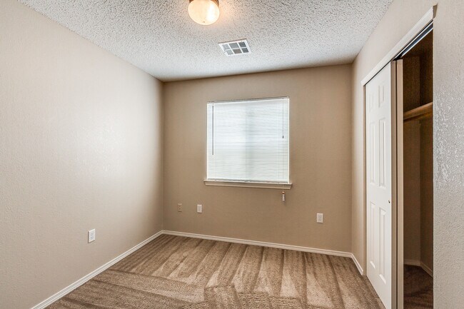 Building Photo - Beautiful 1 Story Property located in the Heart of Horizon City TX