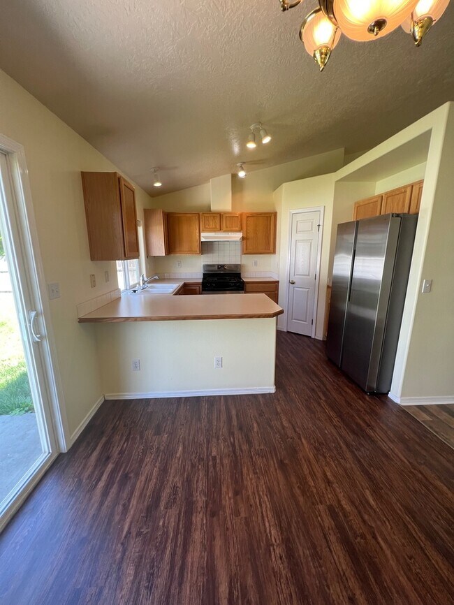 Building Photo - 3 Bed 2 Bath House in Nampa!