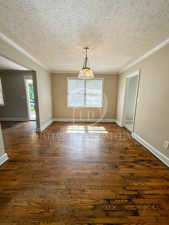 Building Photo - 1559 Alta Vista Dr