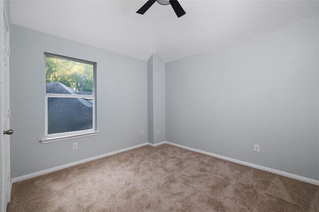 Building Photo - 14 Barker Ridge Ct