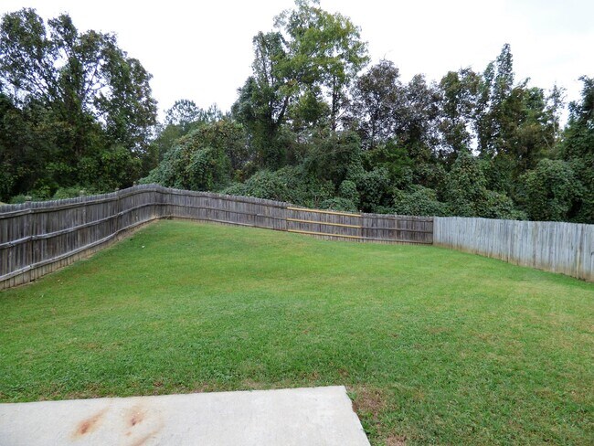 Building Photo - 951 Savannah Ln