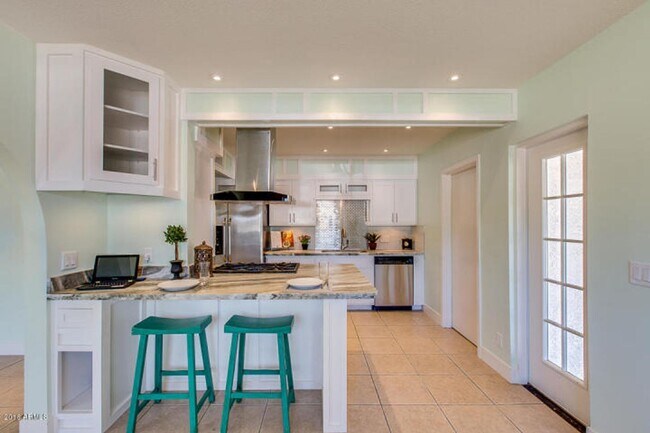 Building Photo - SFH 4-2