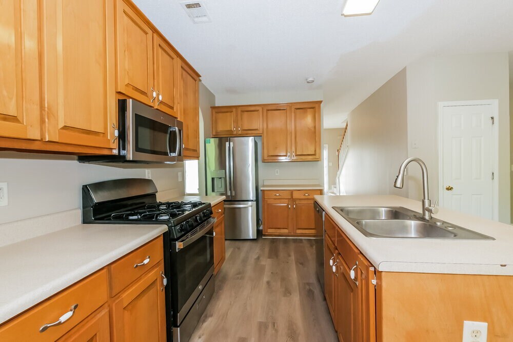 Building Photo - 440 The Gables Dr