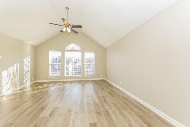 Building Photo - 4816 Aaron Dr