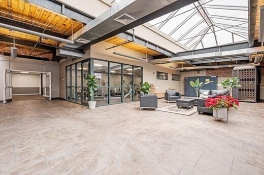 Building Photo - 160 Fremont St