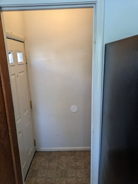 Building Photo - 589 W 200 N