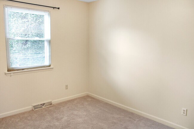 Building Photo - 2455 Whitney Ct