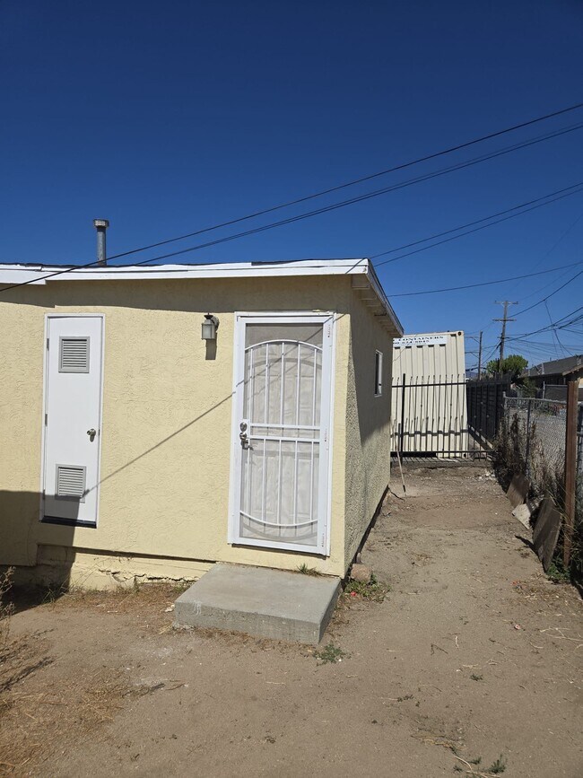 Building Photo - 2847 Clay Ave