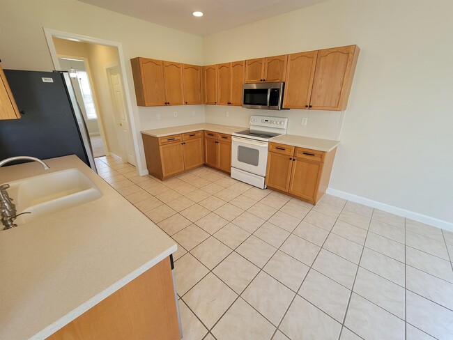 Building Photo - 4061 Shady View Ln