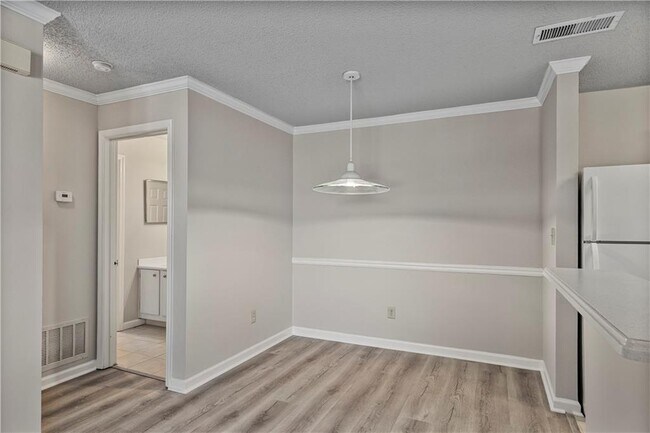 Building Photo - 619 Granville Ct
