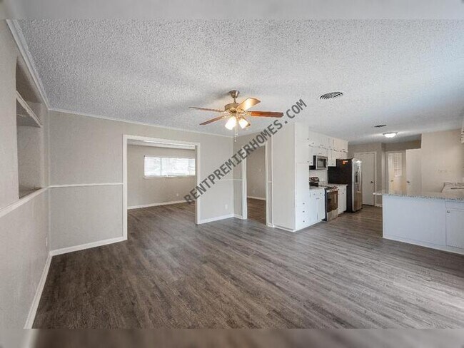 Building Photo - 5413 Odessa Ave