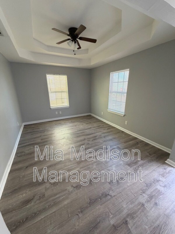 Building Photo - 319 W 31st St