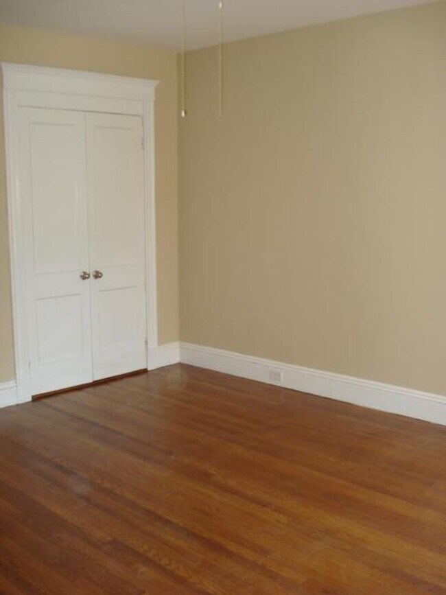 Building Photo - 5 BED/2 BATH NEAR B.U. FOR 9/1/2026