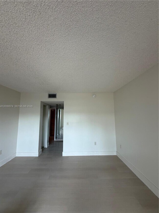 Building Photo - 1800 NW 24th Ave
