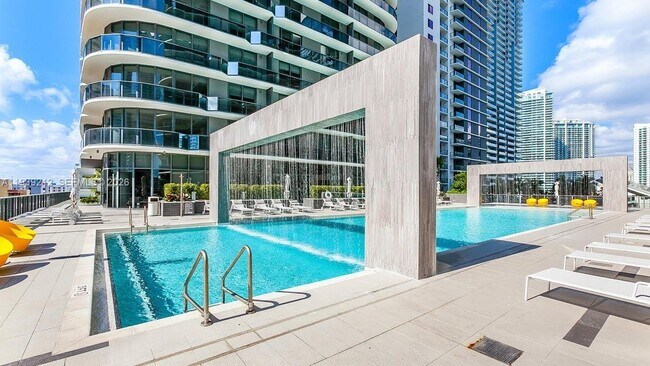 Building Photo - 55 SW 9th St