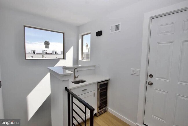 Building Photo - 1606 N 3rd St