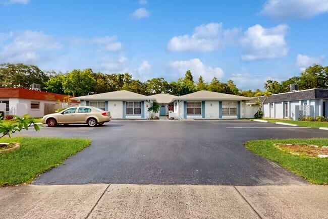 Building Photo - 4017 Audubon Dr