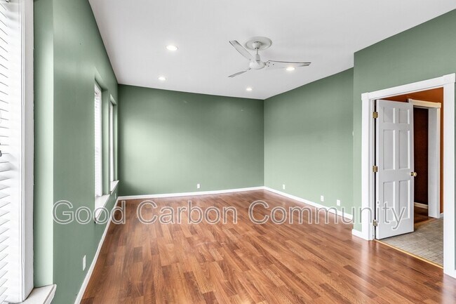 Building Photo - 5823 Transit Rd