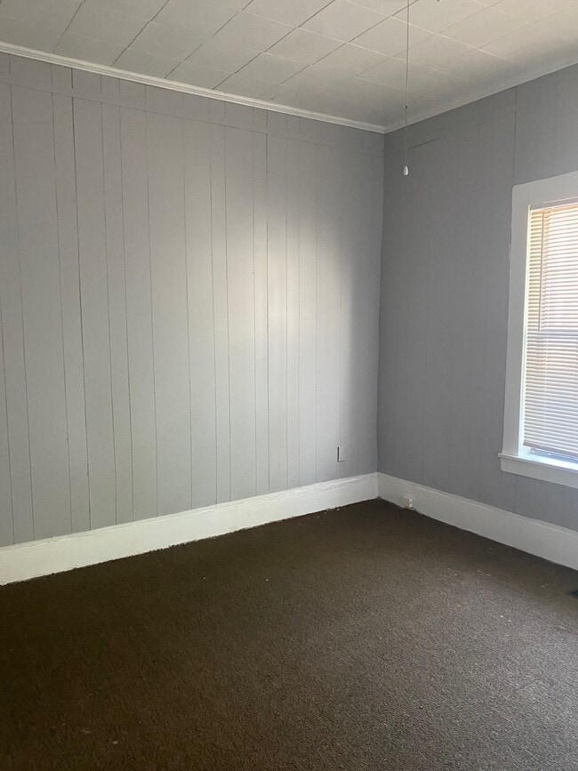 Building Photo - 634 Champagnolle Rd