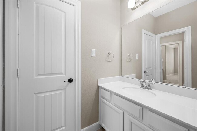 Building Photo - 14014 Phelps Dr