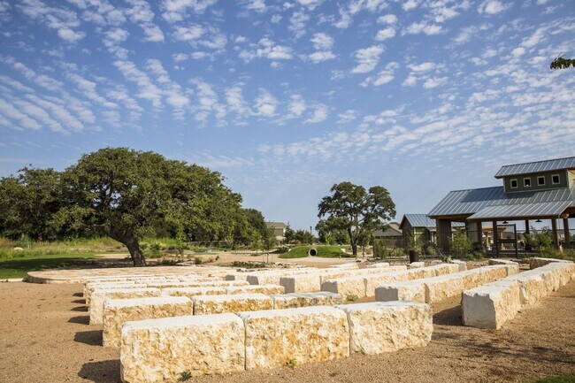 Building Photo - Executive 5-Bedroom Home in Coveted Crossvine Subdivision - Realtor Commission: $750