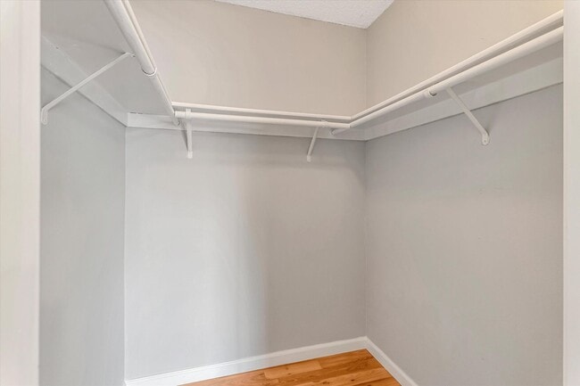 Building Photo - 3145 Shofner Pl