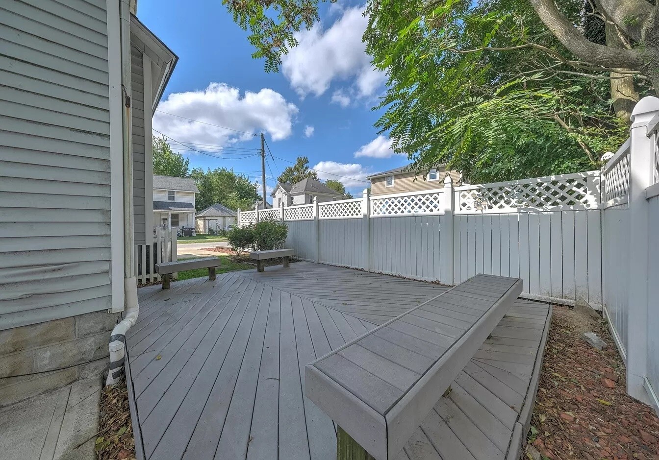 Building Photo - 270 Narrow St