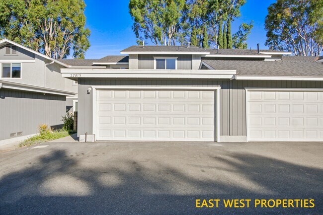 Primary Photo - 22815 Leo Ln