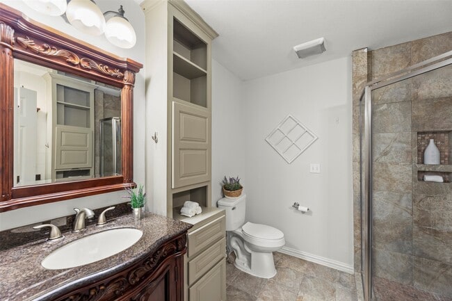 Building Photo - 14115 River Forest Dr