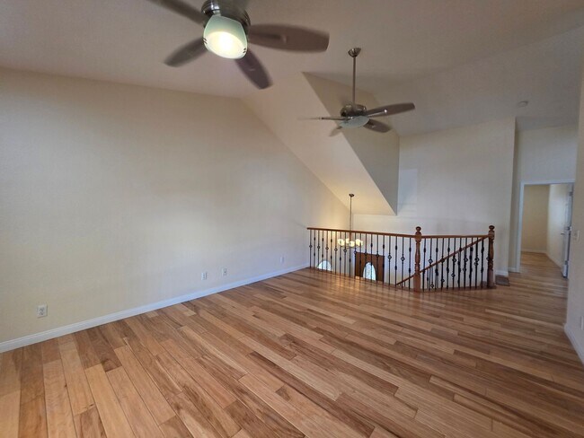 Building Photo - Spacious Home in the Heart of Green Valley