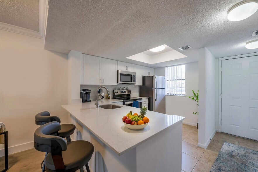 Building Photo - Waterview at Coconut Creek