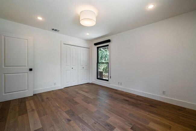 Building Photo - 3514 Hillbrook Dr