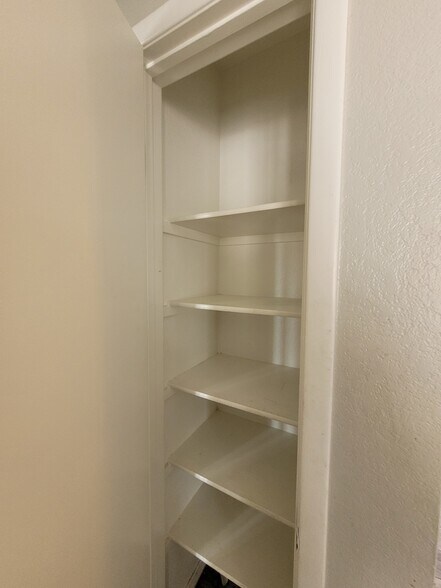 Building Photo - 5104 Crystal Breeze Ln