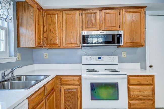 Building Photo - FOR RENT - INDIAN LAKES / SALEM AREA VIRGINIA BEACH!