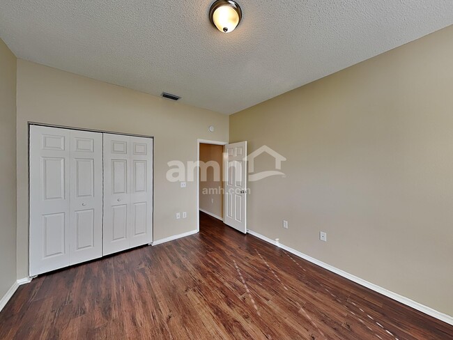 Building Photo - 823 Springwood Cir