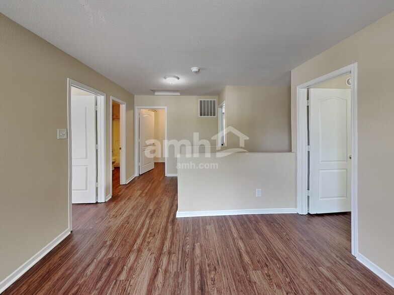 Building Photo - 3244 Underwood Dr