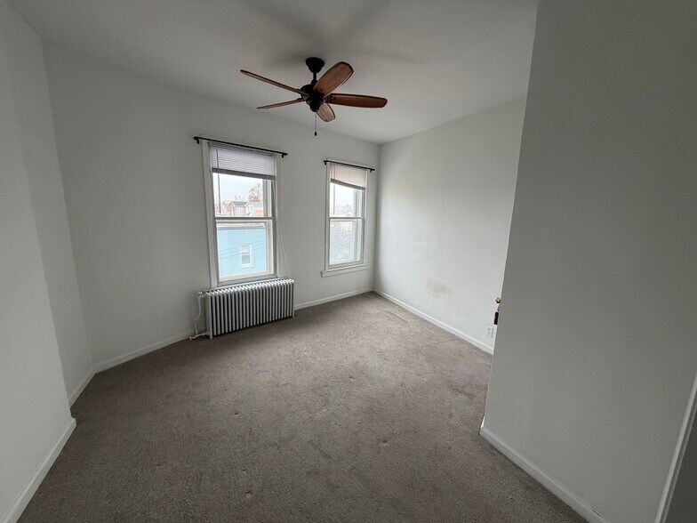 Building Photo - 187 Hopkins Ave