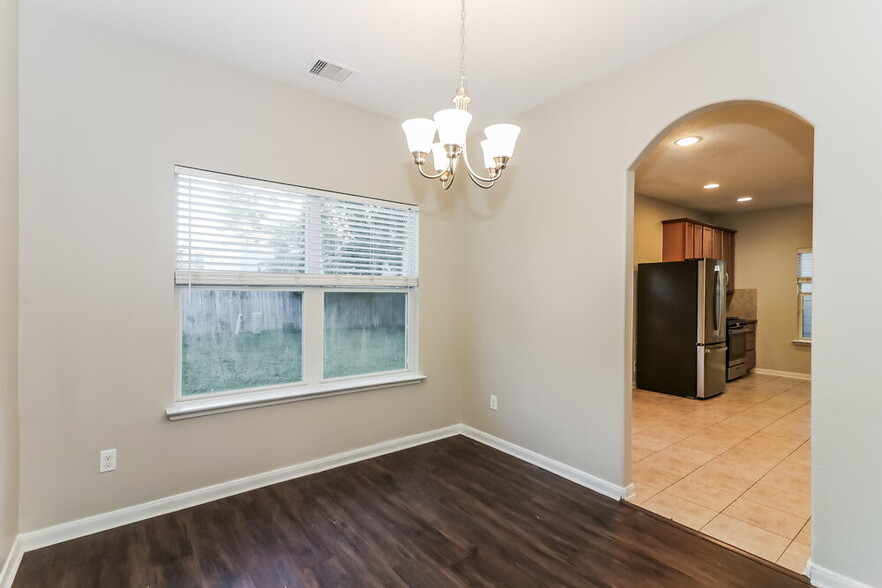 Building Photo - 13118 Majestic Pl Ct